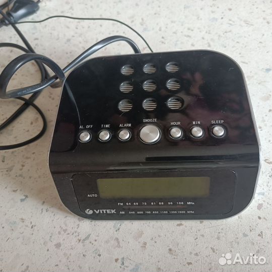 Радио Часы Будильник Vitek
