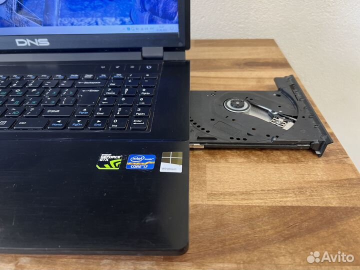 8 ядер Core i7-3630QM 12Gb 17.3 SSD256+750Gb GT650