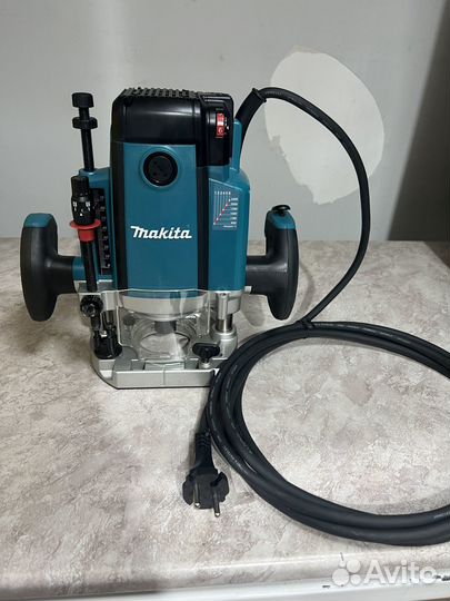 Фрезер makita RP2302FC