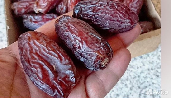 Финики королевские Медиум