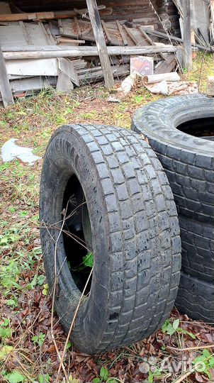 Покрышки от грузовой машины