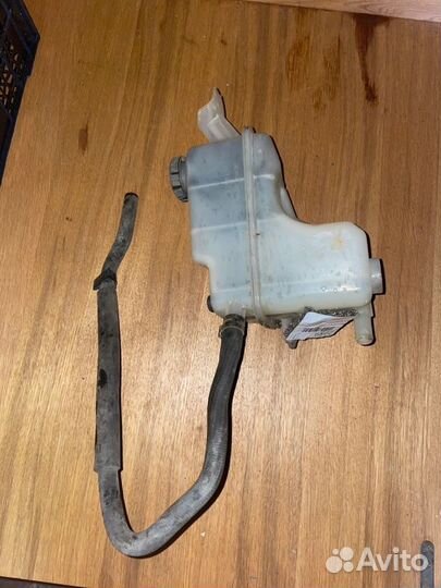 Бачок расширительный Toyota Avensis универсал D4D