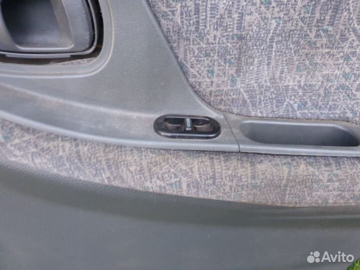 Обшивка двери задняя правая Daewoo Nexia