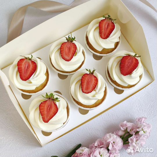 Капкейки с ягодами на праздник в подарок