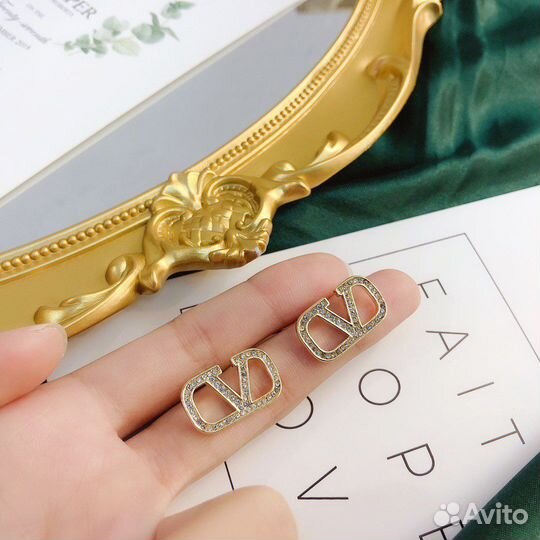 Серьги valentino