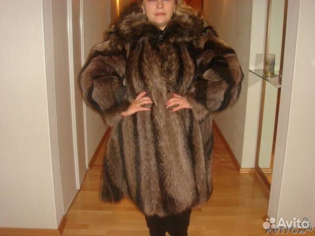 Шубка-свингер из енота