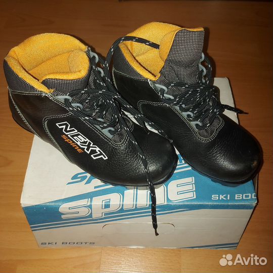 Лыжные ботинки 35 и 36 р. Кожаные