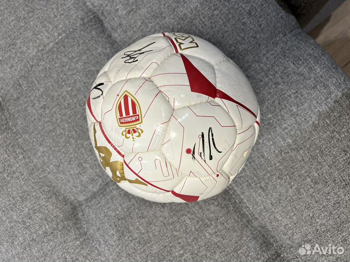 Футбольный мяч с автографом фк клуба Monaco