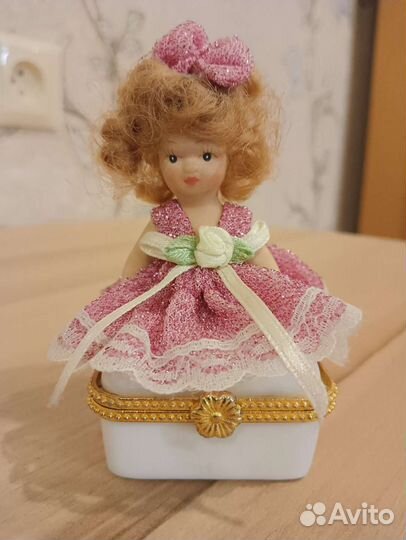 Шкатулки фарфоровые
