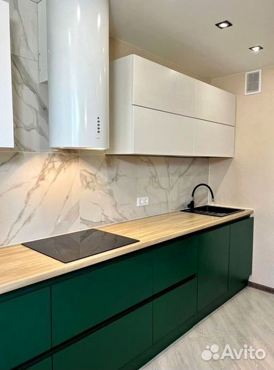 Кухонный гарнитур в современном стиле на заказ