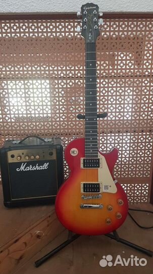 Электрогитара и комбик для обучения Учебная Гитара