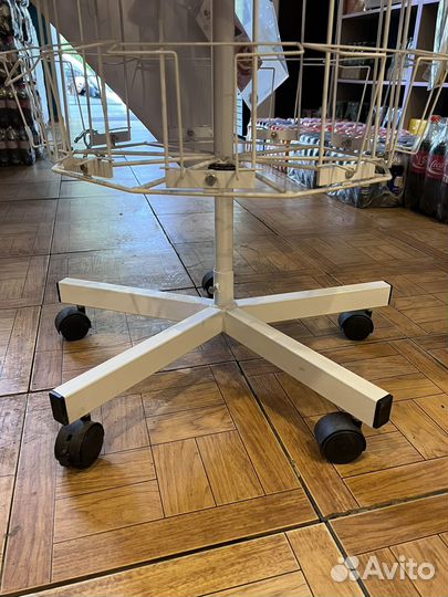 Держатель для украшений и открыток