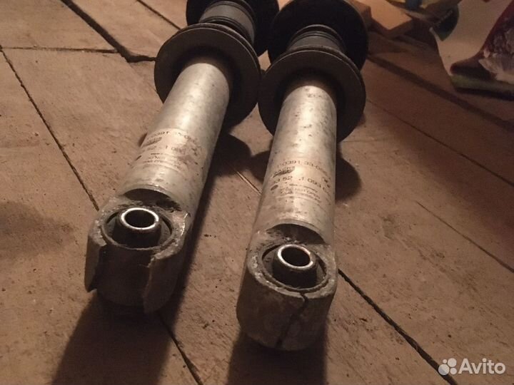 Стойка амортизатора задняя bmw e39