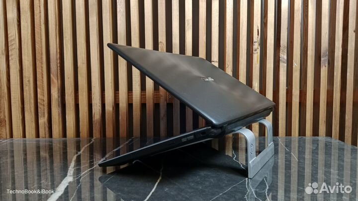 Игровой ноутбук Asus X550C на Core I7
