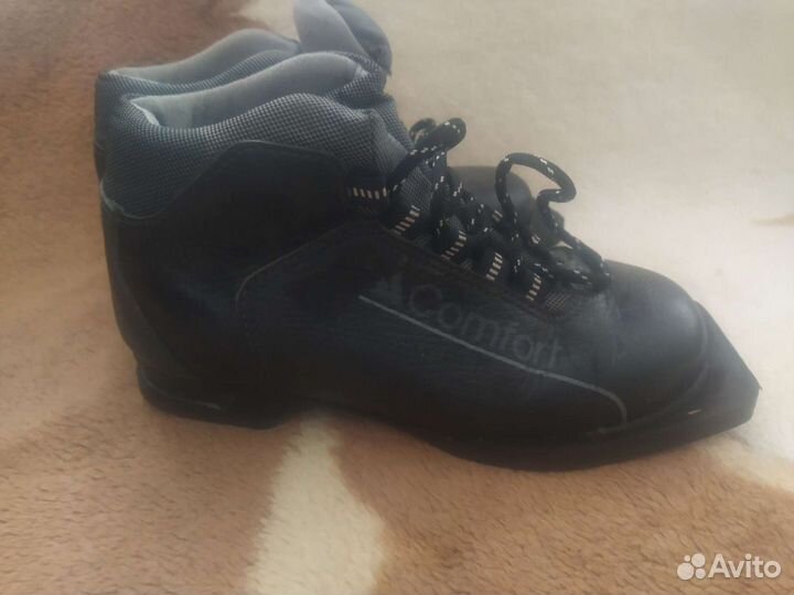 Лыжные ботинки