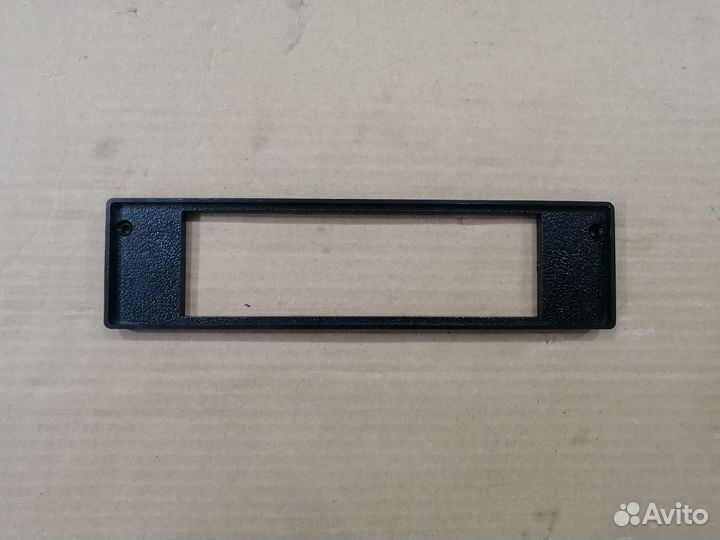 Новая рамка радиоприемника газ Волга оригинал