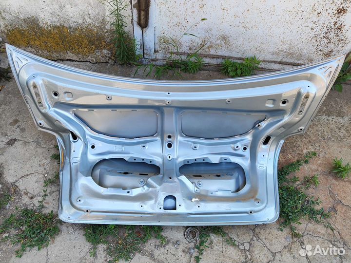 Крышка багажника. Бампер заднийtoyota avensis t250