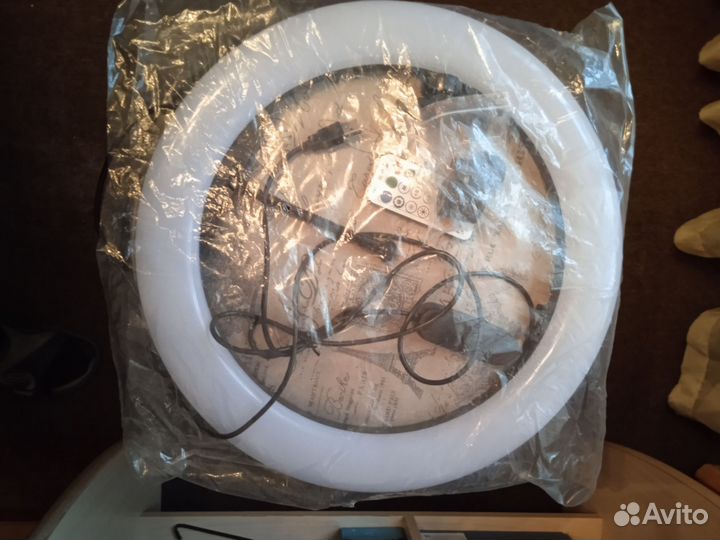 Кольцевая светодиодная лампа новая