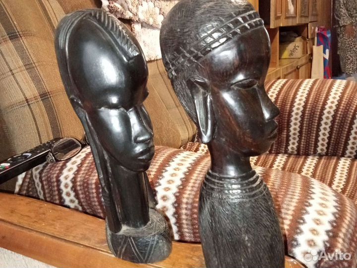 Статуэтки из черного дерева африка