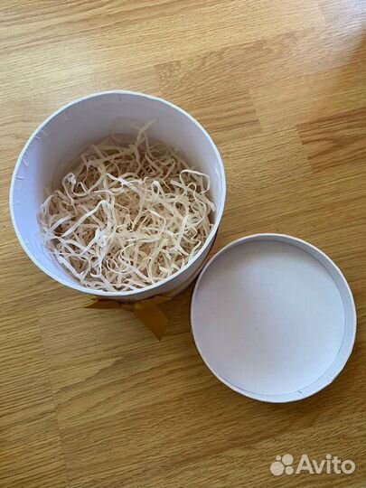 Коробка с декоративным наполнением