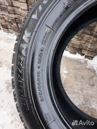 Bridgestone Blizzak VRX 215/60 R16
