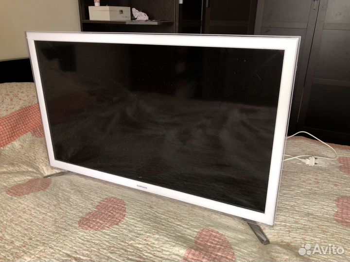 Телевизор samsung SMART tv 32 на запчасти