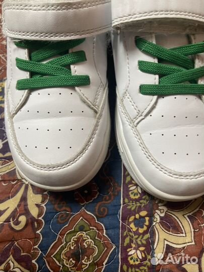 Кроссовки нарядные 28-29 размер