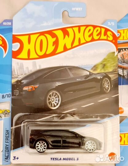 Машинки HotWheels