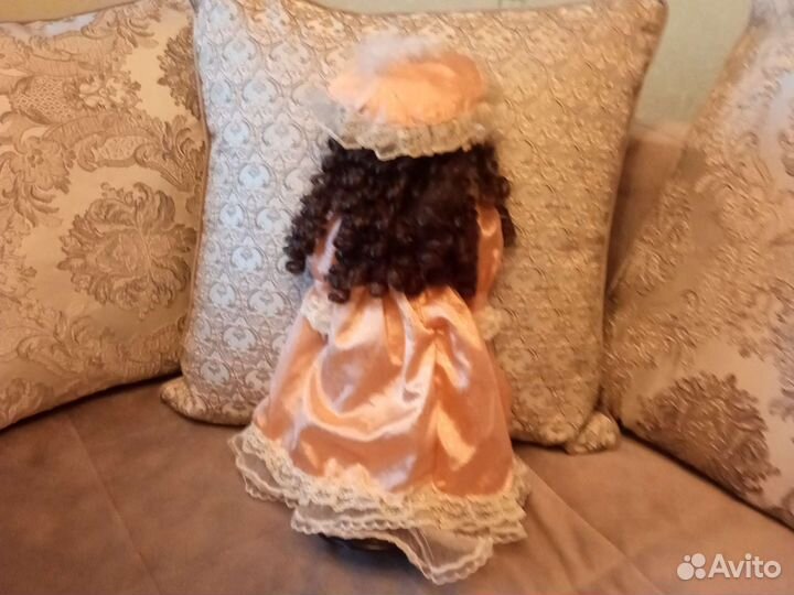 Кукла фарфоровая коллекционная 45 см