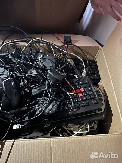 Клавиатура мышь и наушники