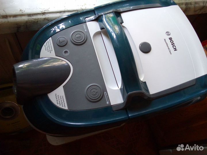 Пылесос Bosch BWD41720 на запчасти