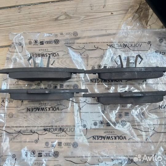 Колодки на 288мм торм.диски brembo p85075 б/у