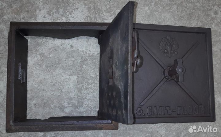 Каминная печная дверца, Ф. Санъ Галли. Герб