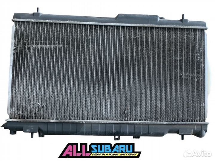 Радиатор охлаждения двигателя Subaru Impreza Wrx