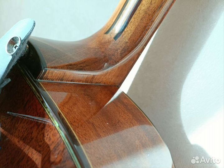 Гитара полномассивная