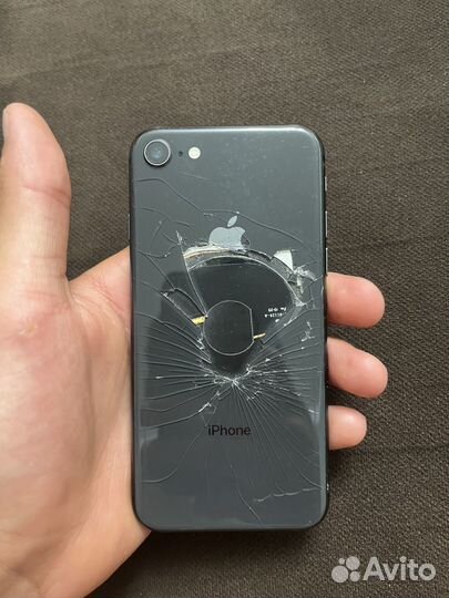 Телефон iPhone 8
