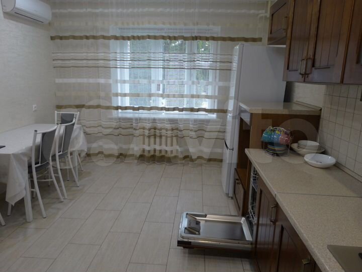 3-к. квартира, 107 м², 1/9 эт.