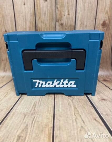 Аккумуляторная сабельная пила makita