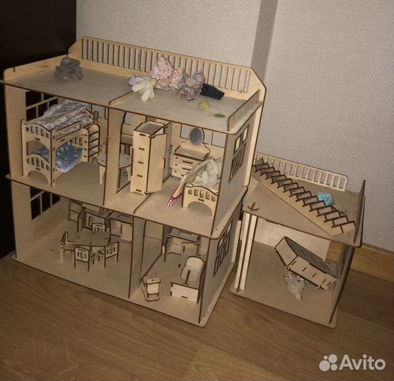 Кукольный домик ручной работы с мебелью