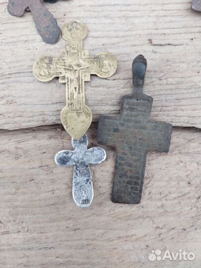 Коллекция старинных нательных крестов