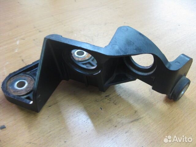 Кронштейн крепления троса кпп Volkswagen Passat CC