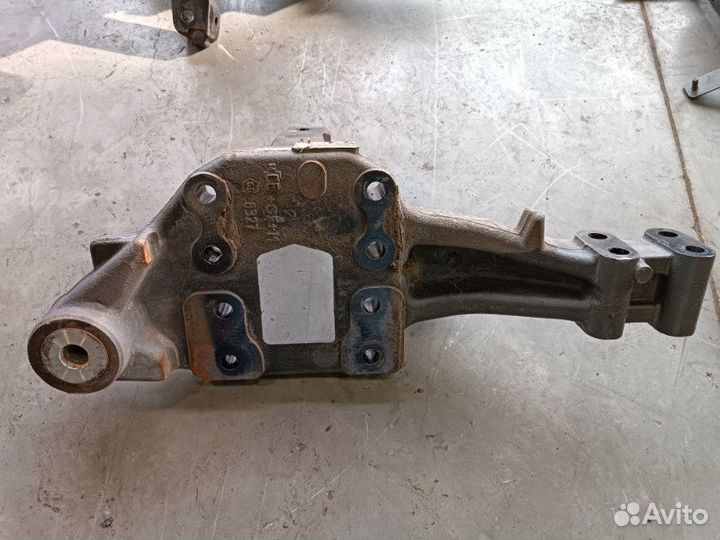 Кронштейн кабины задний правый Daf Xf 106