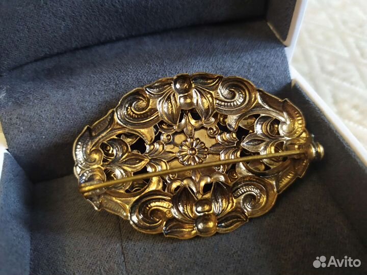 Винтажная брошь и клипсы