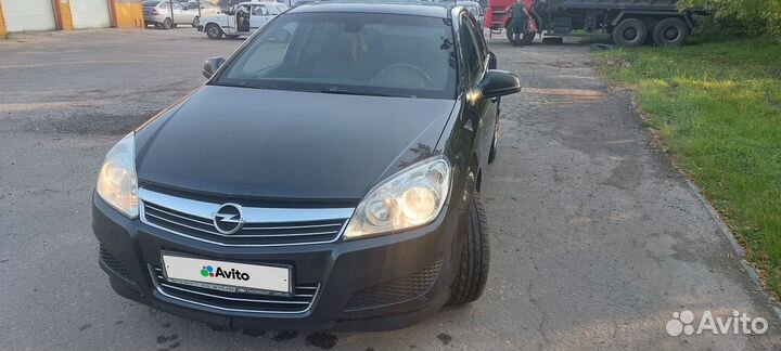 Opel Astra 1.6 МТ, 2011, 151 000 км