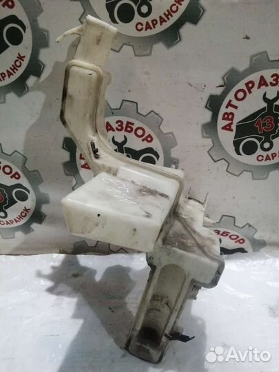 Бачок омывателя на Volkswagen Passat B6