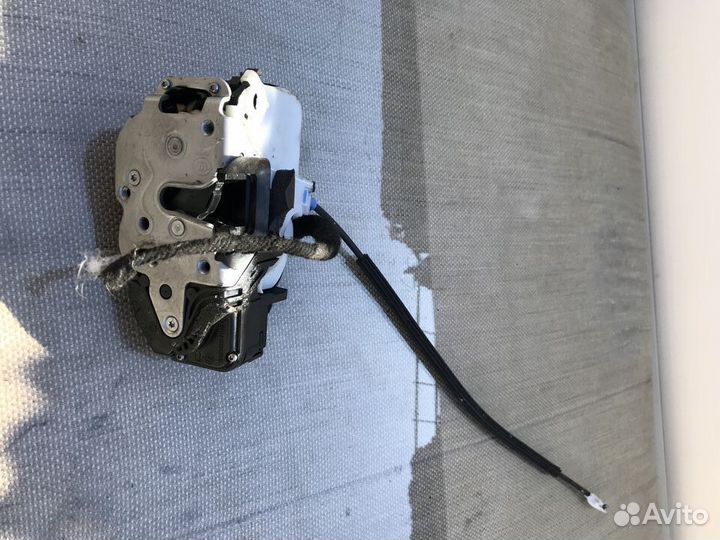 Opel Mokka передний правый замок