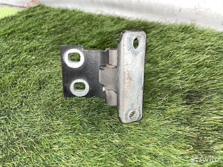 Петли передней правой двери Hummer H3 GMT345