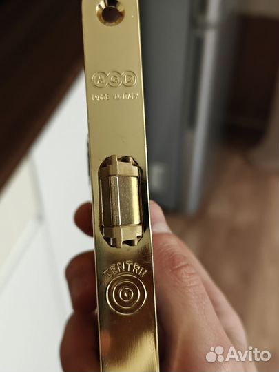 Дверной замок для комнатной двери