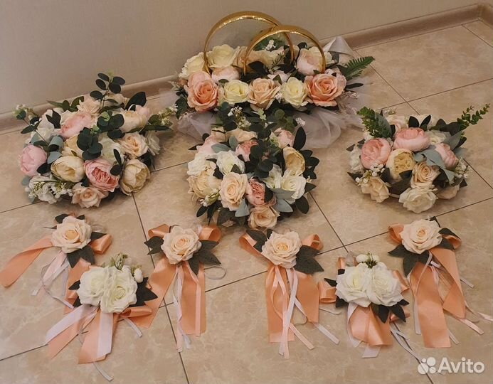 Свадебное украшение на машину (автомобиль)