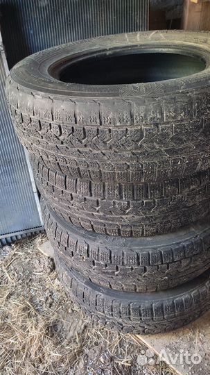 Kumho I'Zen RV Asymmetric 215/70 R16